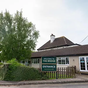 2* Hotel Bridge